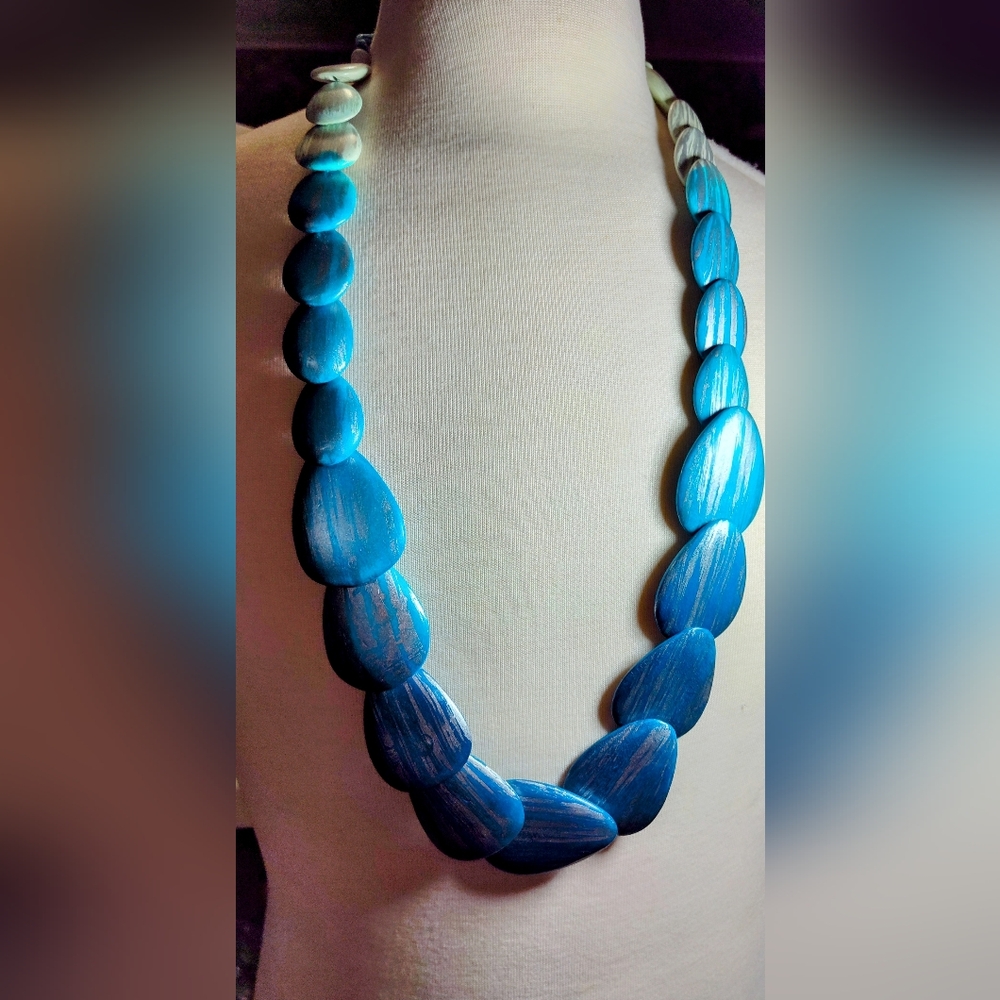 Elegant Long Blue Silver Wood Disc Unique Statement Necklace. NWOT